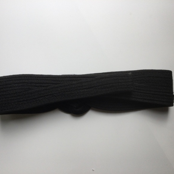 Vintage Wide Woven Black Velcro Closure Belt - Picture 3 of 4